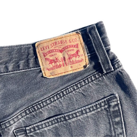 Levi’s 501 high-rise denim shorts original button-fly cut-off hem black women 27 - Picture 4 of 6